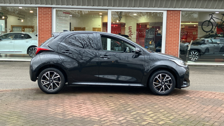 Toyota Yaris 1.5 Hybrid Design 5dr CVT Hybrid Hatchback